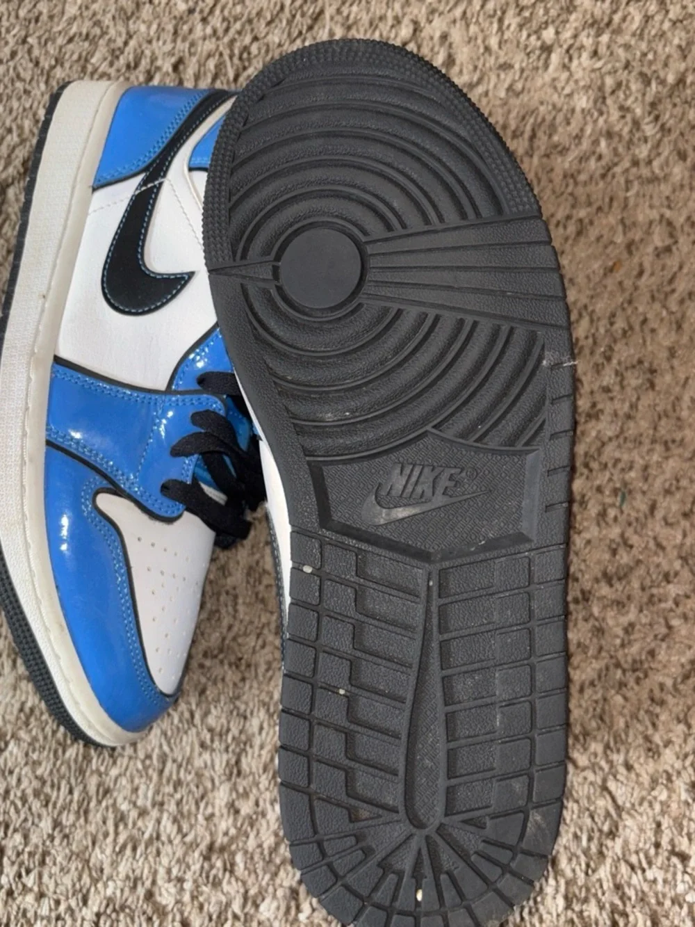 Jordan 1 Mid 